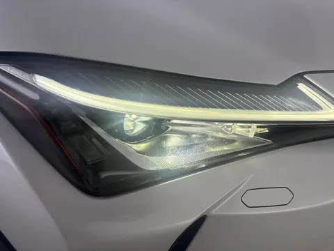 Thumbnail image for the Lexus Ux 2.0 250h    E-CVT
