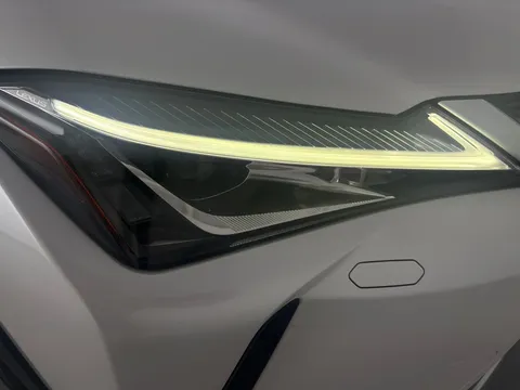 Thumbnail image for the Lexus Ux 2.0 250h    E-CVT