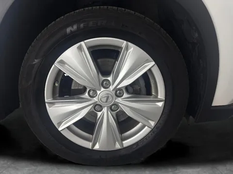 Thumbnail image for the Lexus Ux 2.0 250h    E-CVT
