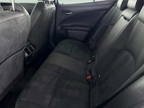 Thumbnail image for the Lexus Ux 2.0 250h    E-CVT