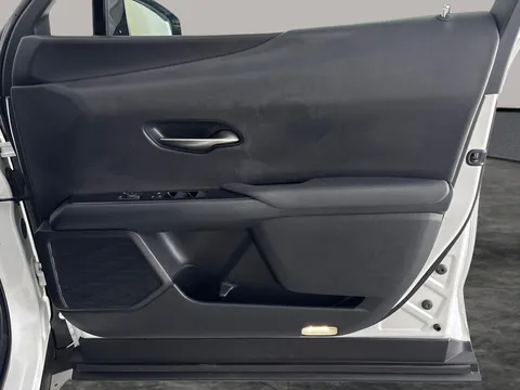 Thumbnail image for the Lexus Ux 2.0 250h    E-CVT