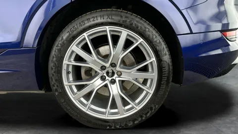 Thumbnail image for the Audi E-Tron 55 Black Edition   quattro 95kWh (11kW Charger)