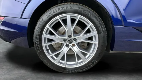 Thumbnail image for the Audi E-Tron 55 Black Edition   quattro 95kWh (11kW Charger)