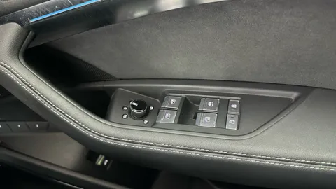 Thumbnail image for the Audi E-Tron 55 Black Edition   quattro 95kWh (11kW Charger)