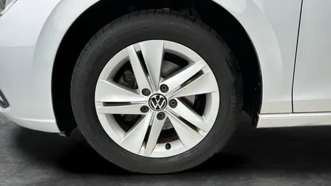 Thumbnail image for the Volkswagen Golf 1.5 TSI Life