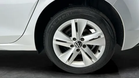 Thumbnail image for the Volkswagen Golf 1.5 TSI Life