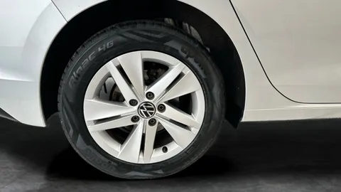 Thumbnail image for the Volkswagen Golf 1.5 TSI Life