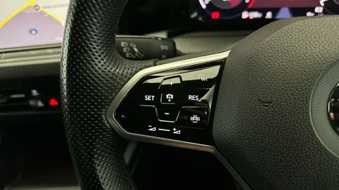 Thumbnail image for the Volkswagen Golf 1.5 TSI R-Line