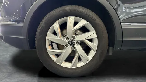 Thumbnail image for the Volkswagen Tiguan 2.0 TDI Life   DSG