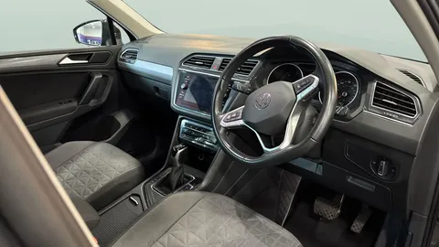 Thumbnail image for the Volkswagen Tiguan 2.0 TDI Life   DSG
