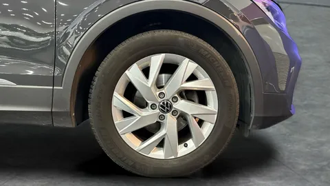 Thumbnail image for the Volkswagen Tiguan 2.0 TDI Life   DSG