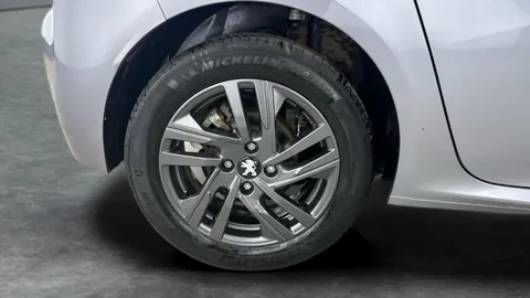 Thumbnail image for the Peugeot 208 1.2 PureTech Allure Premium