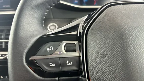 Thumbnail image for the Peugeot 208 1.2 PureTech Allure Premium