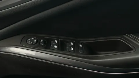 Thumbnail image for the Vauxhall Grandland X 1.2 Turbo Elite Nav    6Spd
