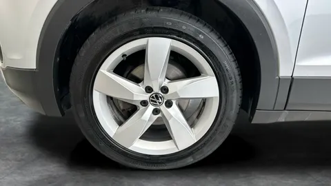 Thumbnail image for the Volkswagen T-Cross 1.0 TSI SEL