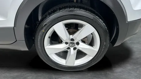 Thumbnail image for the Volkswagen T-Cross 1.0 TSI SEL