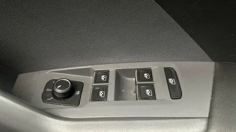 Thumbnail image for the Volkswagen T-Cross 1.0 TSI SEL