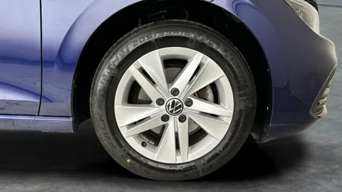 Thumbnail image for the Volkswagen Golf 1.5 TSI Life