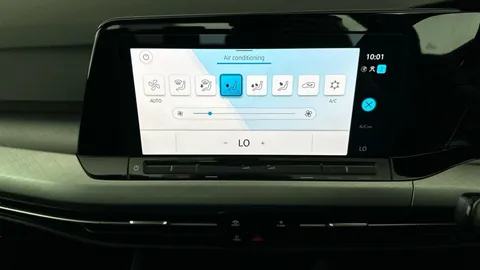 Thumbnail image for the Volkswagen Golf 1.5 TSI Life