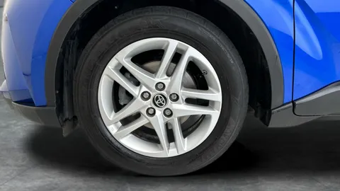 Thumbnail image for the Toyota C-HR 1.8 VVT-h GPF Icon    CVT