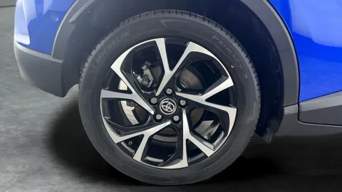 Thumbnail image for the Toyota C-HR 1.8 VVT-h Design    CVT