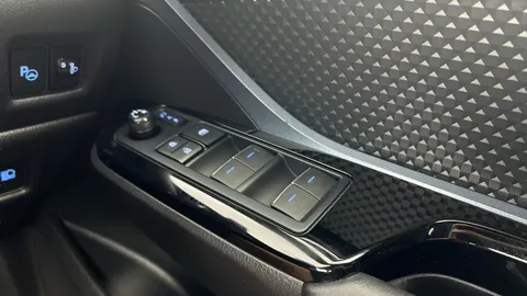 Thumbnail image for the Toyota C-HR 1.8 VVT-h Design    CVT