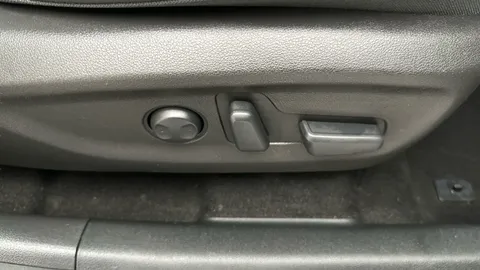Thumbnail image for the Hyundai Kona 64kWh Ultimate   (10.5kW Charger)
