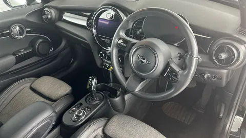 Thumbnail image for the Mini Electric Hatch Cooper SE 32.6kWh Level 2
