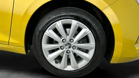 Thumbnail image for the Vauxhall Astra 1.2 Turbo Design