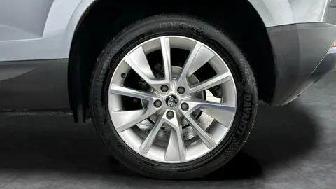 Thumbnail image for the Škoda Karoq 1.0 TSI GPF SE L