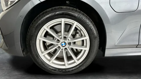 Thumbnail image for the BMW 3 Series 2.0 330e 12kWh SE Pro   Plug-in