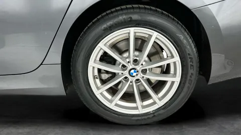 Thumbnail image for the BMW 3 Series 2.0 330e 12kWh SE Pro   Plug-in