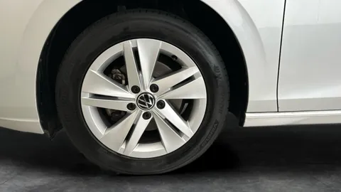 Thumbnail image for the Volkswagen Golf 1.5 TSI Life