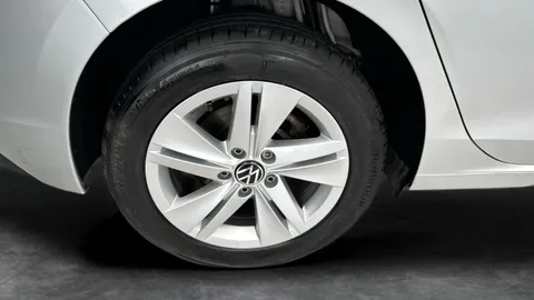 Thumbnail image for the Volkswagen Golf 1.5 TSI Life