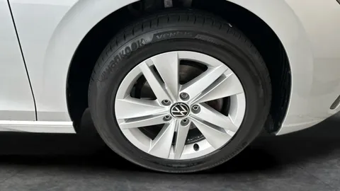 Thumbnail image for the Volkswagen Golf 1.5 TSI Life