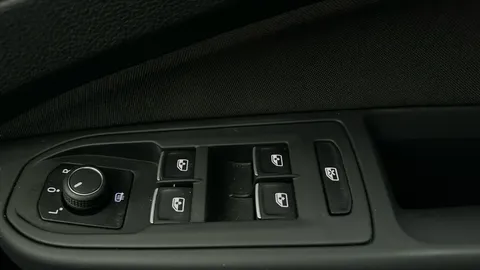 Thumbnail image for the Volkswagen Golf 1.5 TSI Life