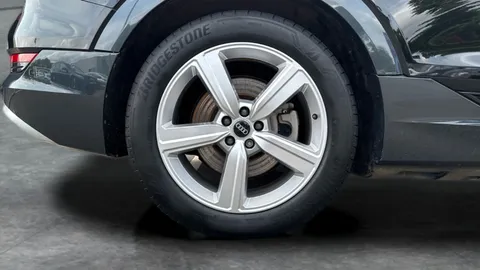 Thumbnail image for the Audi E-Tron 50 Technik   quattro 71.2kWh (11kW Charger)