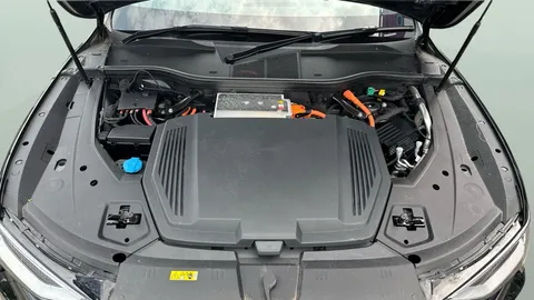 Thumbnail image for the Audi E-Tron 50 Technik   quattro 71.2kWh (11kW Charger)