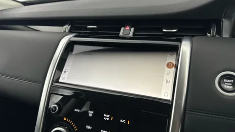 Thumbnail image for the Land Rover Discovery Sport 2.0 D165
