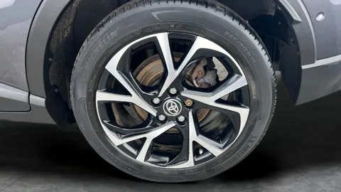Thumbnail image for the Toyota C-HR 1.8 VVT-h GPF Design    CVT