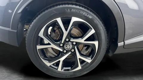 Thumbnail image for the Toyota C-HR 1.8 VVT-h GPF Design    CVT