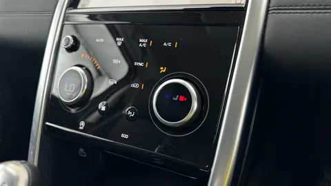 Thumbnail image for the Land Rover Discovery Sport 2.0 D165