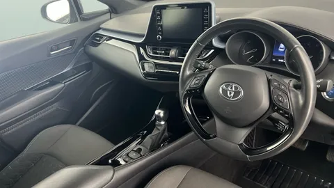 Thumbnail image for the Toyota C-HR 1.8 VVT-h GPF Design    CVT
