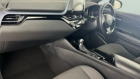 Thumbnail image for the Toyota C-HR 1.8 VVT-h GPF Design    CVT