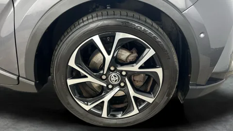 Thumbnail image for the Toyota C-HR 1.8 VVT-h GPF Design    CVT
