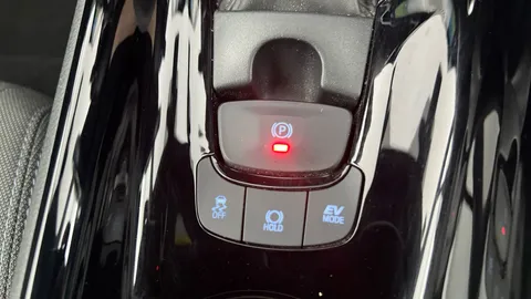 Thumbnail image for the Toyota C-HR 1.8 VVT-h GPF Design    CVT
