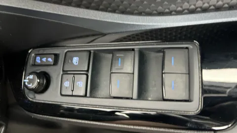 Thumbnail image for the Toyota C-HR 1.8 VVT-h GPF Design    CVT