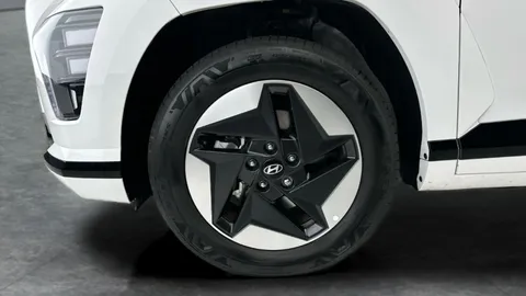 Thumbnail image for the Hyundai Kona 65.4kWh Advance