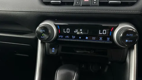 Thumbnail image for the Toyota RAV4 2.5 VVT-h GPF Design    CVT