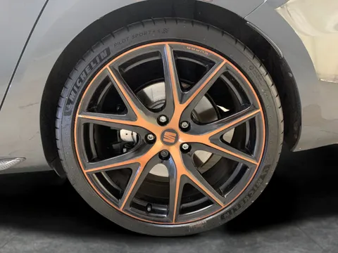 Thumbnail image for the SEAT Leon 2.0 TSI Cupra R ST ST  DSG 4Drive